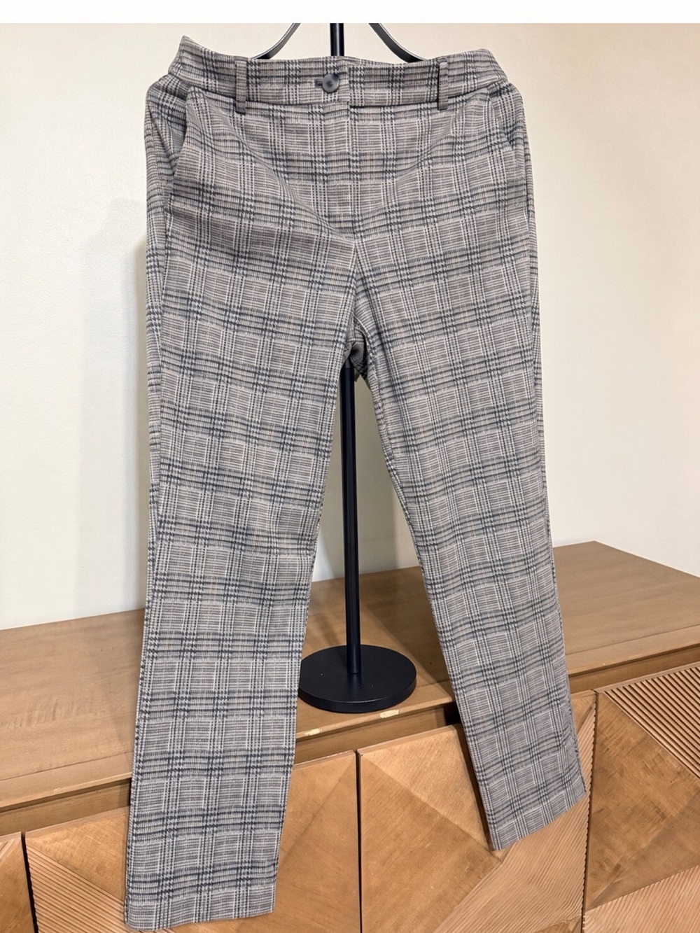 Ladies Size 6 Grey Plaid Dress Pants